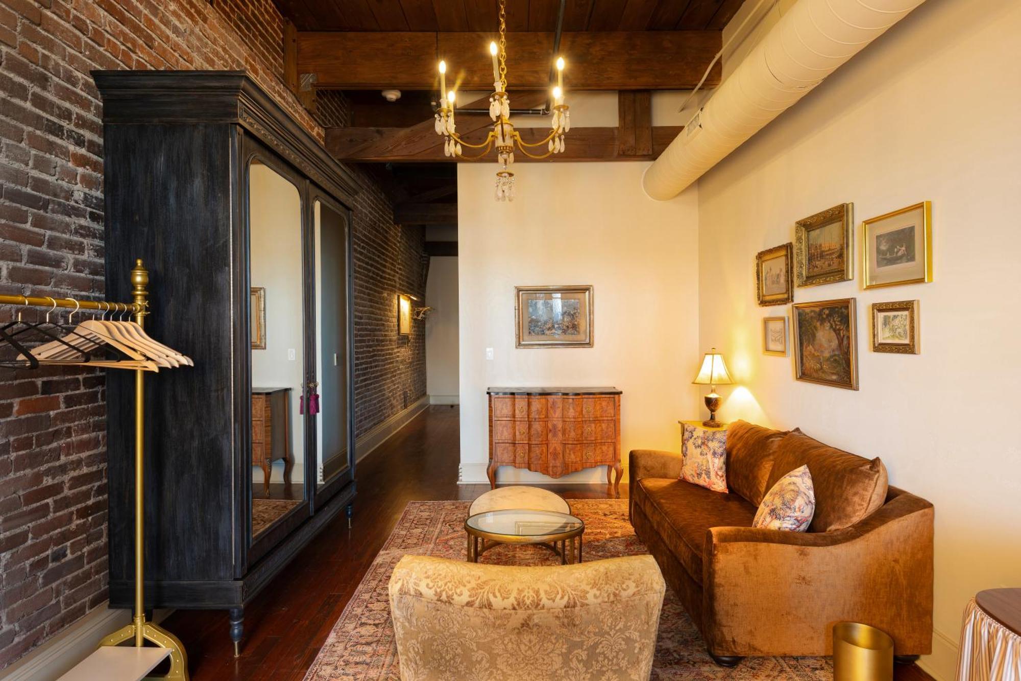 Hotel Cleo, Knoxville Downtown, A Tribute Portfolio Hotel Eksteriør bilde