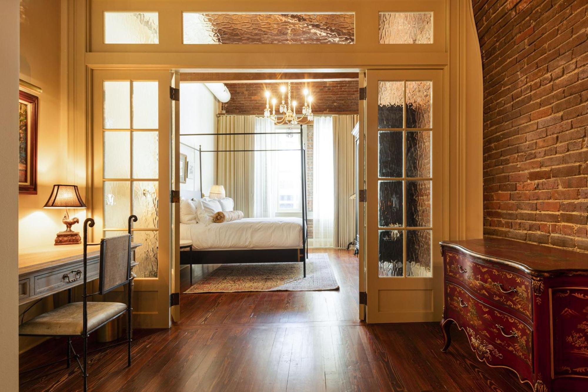 Hotel Cleo, Knoxville Downtown, A Tribute Portfolio Hotel Eksteriør bilde