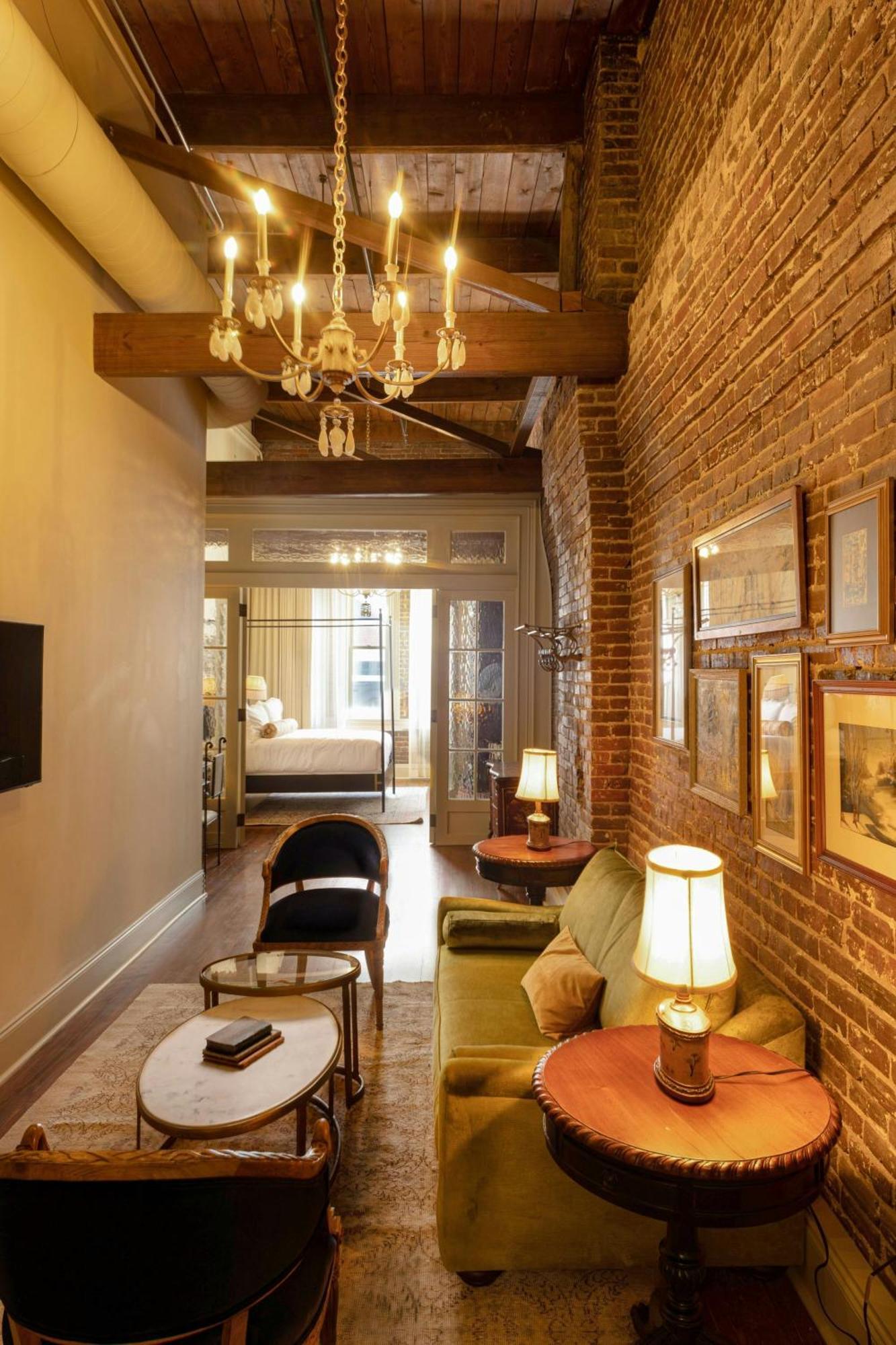 Hotel Cleo, Knoxville Downtown, A Tribute Portfolio Hotel Eksteriør bilde